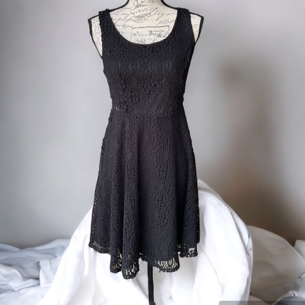 Xhilaration side cut-out Women Lace Ballet Midi Dress  Size: M NWOT